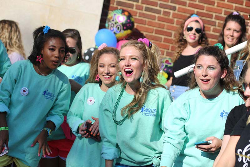 Cornhuskin' students