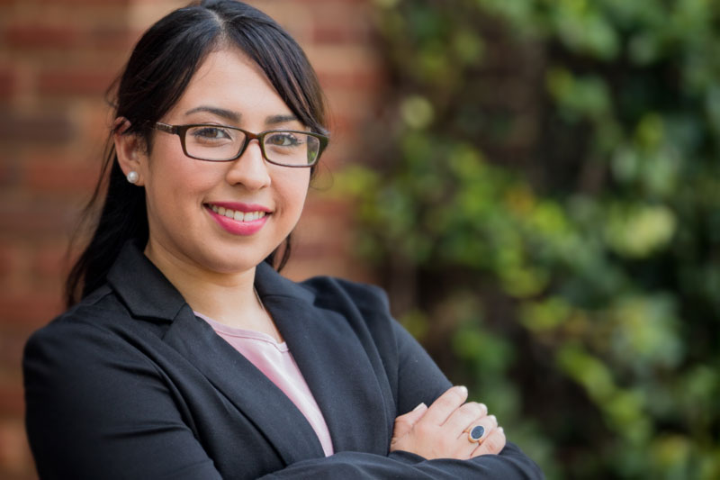 Jennifer Orellanas showing off her ring.